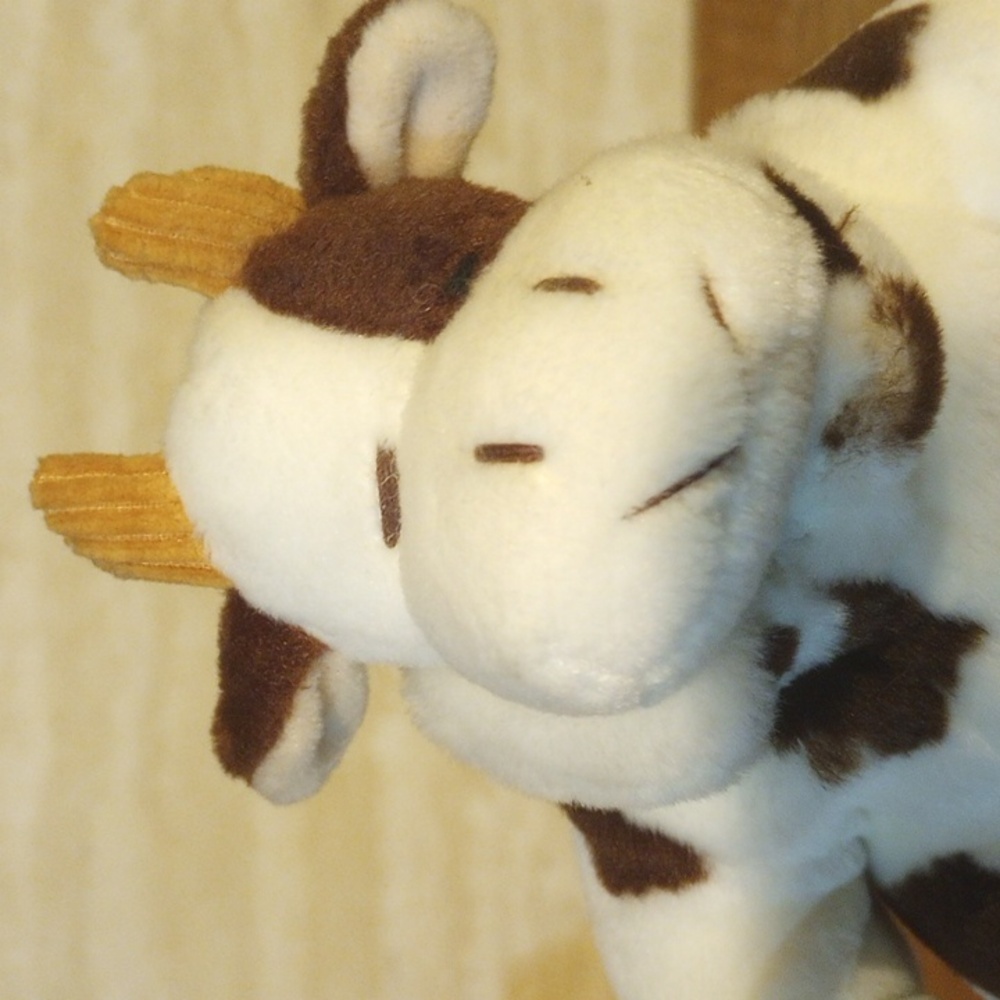 Moo Cow FREE with $25 purchase. - Picture 3 of 6